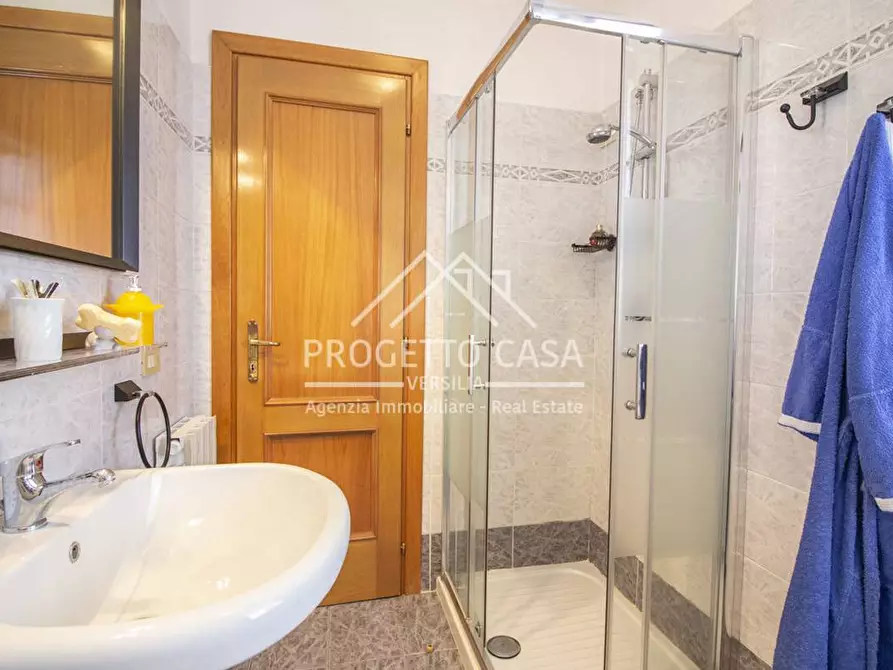 Immagine 20 di Appartamento in vendita  in VIA EUCLIDE a Camaiore