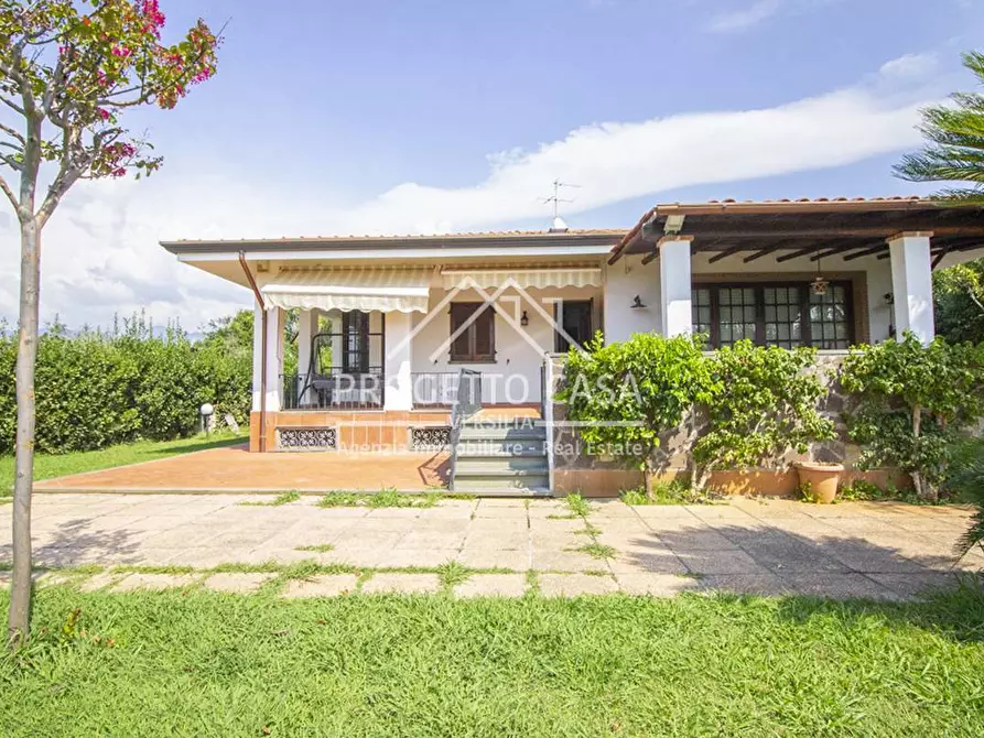 Immagine 4 di Casa indipendente in vendita  in via del trebbiano a Camaiore