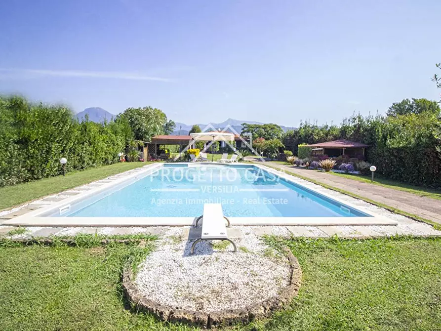 Immagine 13 di Casa indipendente in vendita  in via del trebbiano a Camaiore