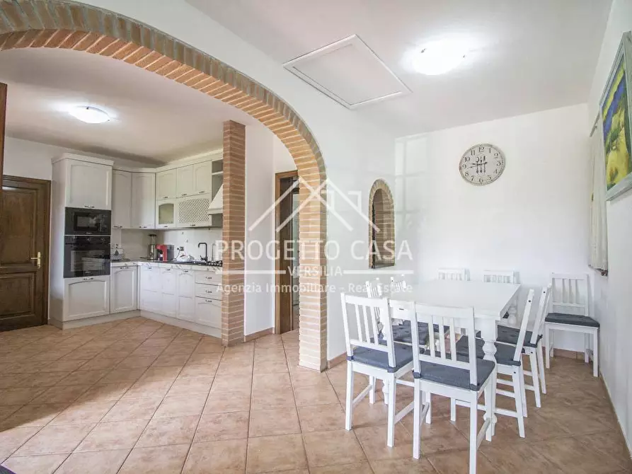 Immagine 25 di Casa indipendente in vendita  in via del trebbiano a Camaiore