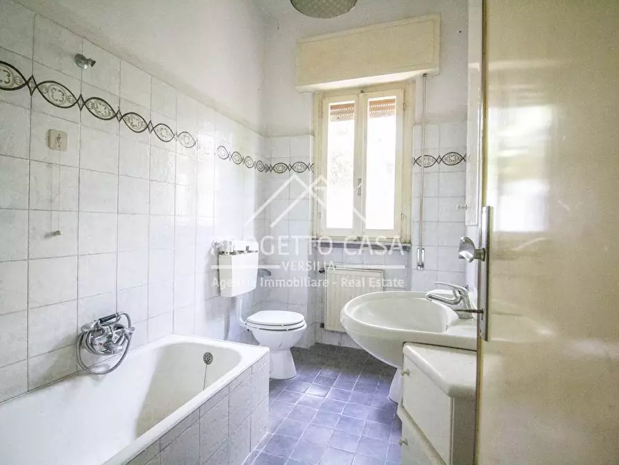 Immagine 24 di Casa indipendente in vendita  in VIA ADONE DEL CIMA a Viareggio