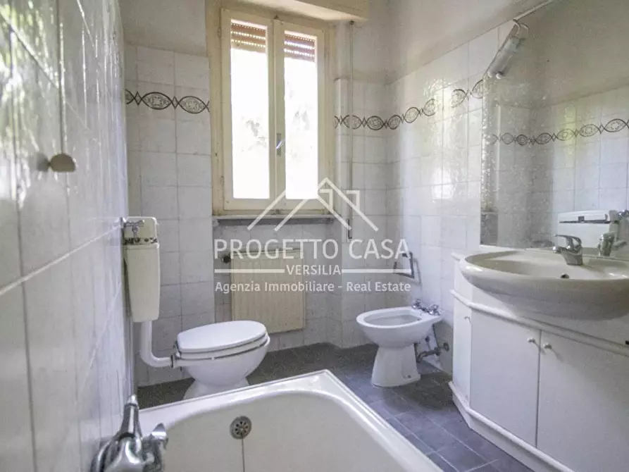 Immagine 26 di Casa indipendente in vendita  in VIA ADONE DEL CIMA a Viareggio