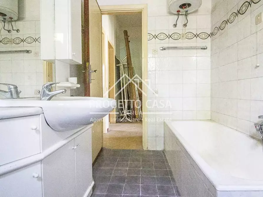 Immagine 28 di Casa indipendente in vendita  in VIA ADONE DEL CIMA a Viareggio