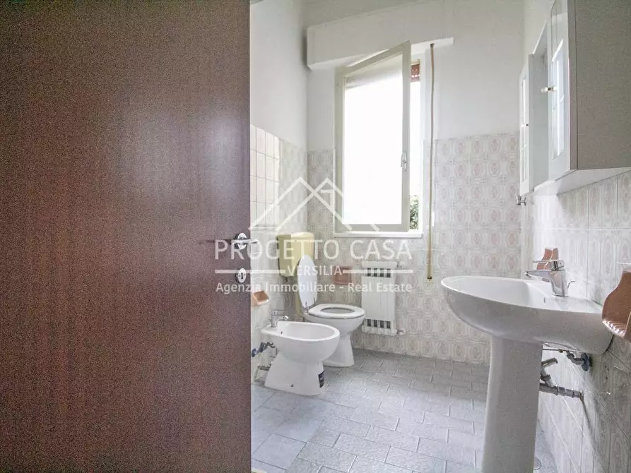 Immagine 21 di Casa indipendente in vendita  in VIA LELIO GIUSTI a Viareggio