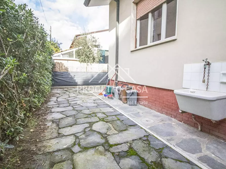 Immagine 28 di Casa indipendente in vendita  in VIA LELIO GIUSTI a Viareggio