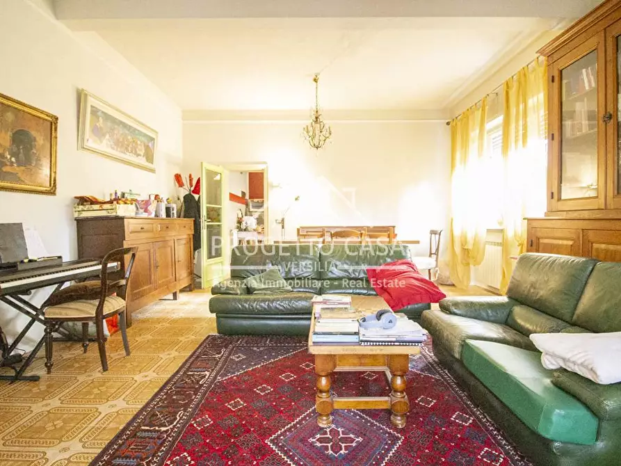 Immagine 3 di Casa indipendente in vendita  in VIA DE AMBRIS a Viareggio