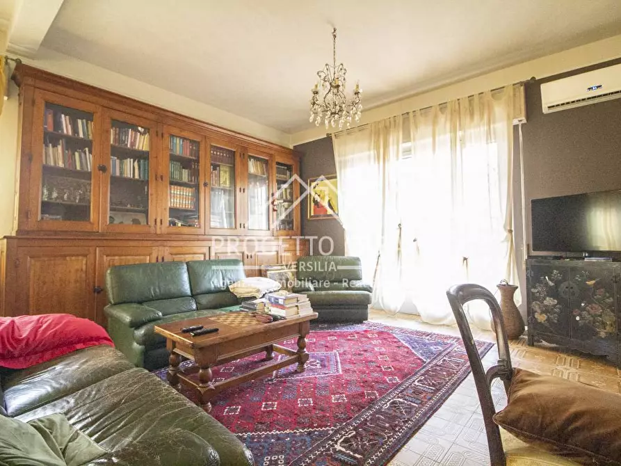 Immagine 5 di Casa indipendente in vendita  in VIA DE AMBRIS a Viareggio