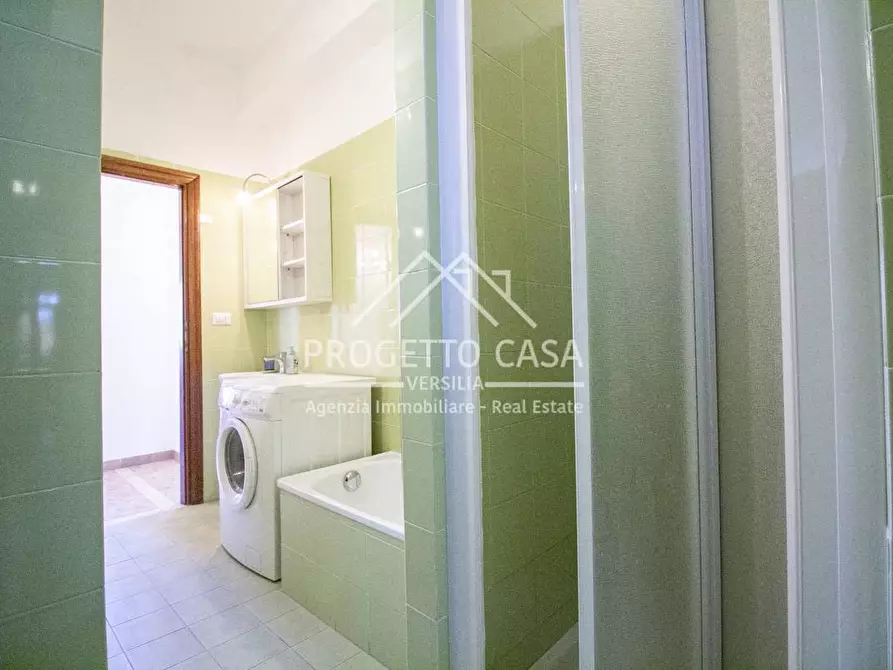 Immagine 20 di Appartamento in vendita  in VIA GIACOMO LEOPARDI LIDO DI CAMAIORE a Camaiore