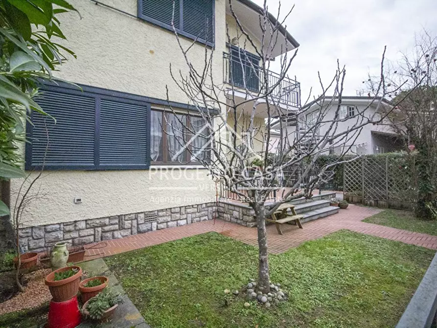Immagine 25 di Casa indipendente in vendita  in VIA  CURTADONE a Pietrasanta