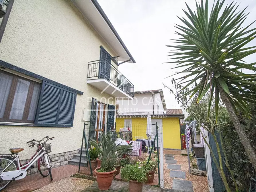 Immagine 29 di Casa indipendente in vendita  in VIA  CURTADONE a Pietrasanta