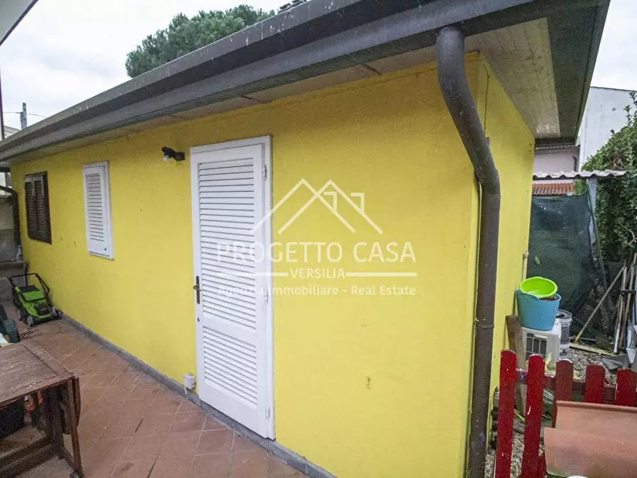 Immagine 30 di Casa indipendente in vendita  in VIA  CURTADONE a Pietrasanta