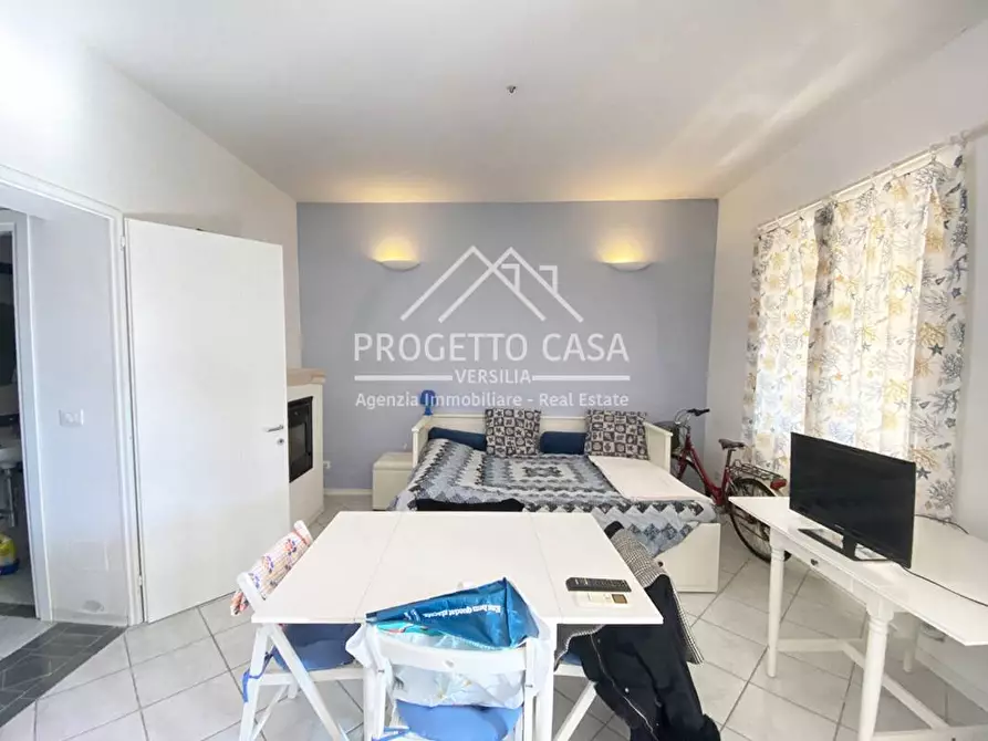 Immagine 5 di Casa indipendente in vendita  in via doninzetti a Camaiore