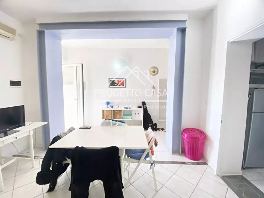 Immagine 8 di Casa indipendente in vendita  in via doninzetti a Camaiore