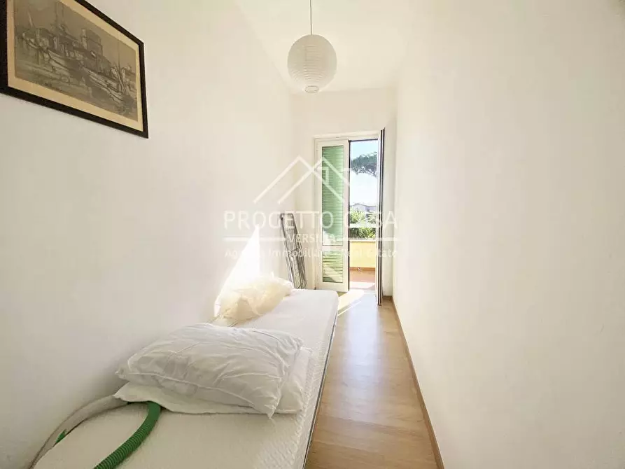 Immagine 18 di Casa indipendente in vendita  in via doninzetti a Camaiore