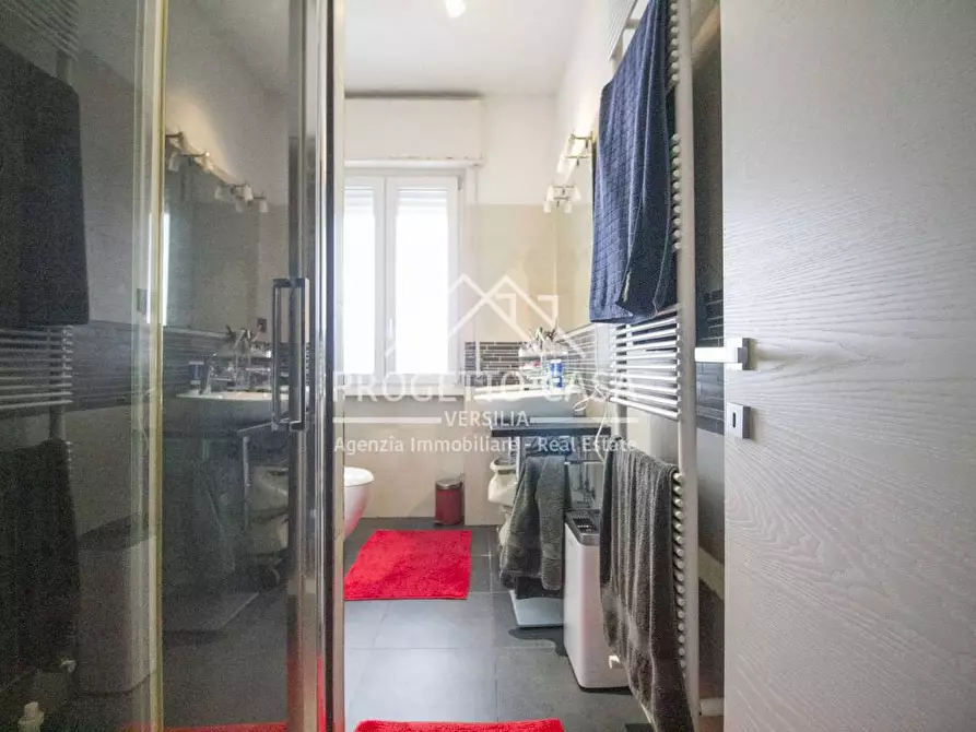 Immagine 18 di Casa indipendente in vendita  in VIA SONNINO a Viareggio