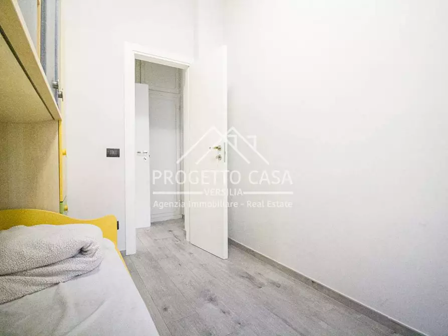 Immagine 21 di Appartamento in vendita  in via piave a Viareggio