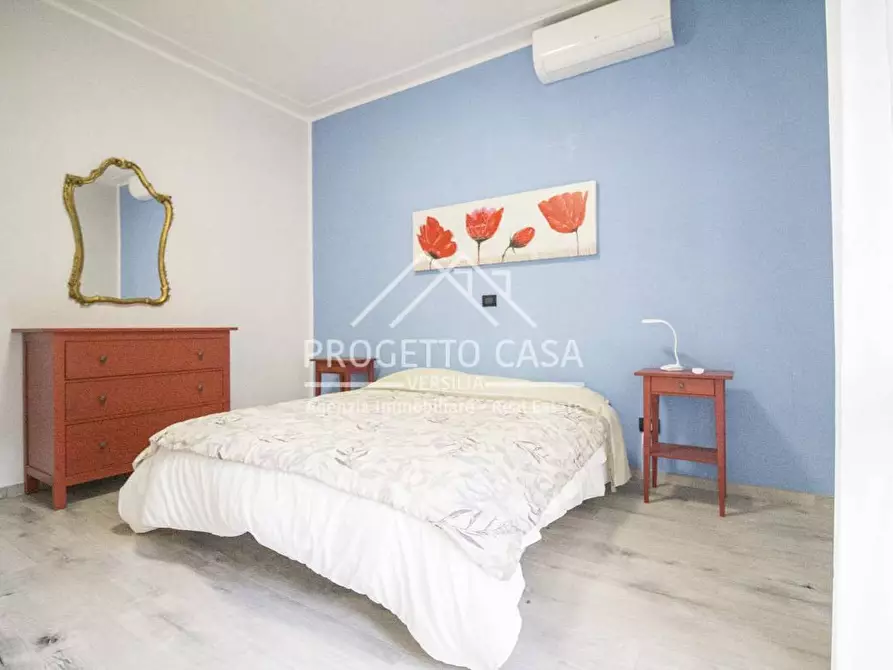 Immagine 25 di Appartamento in vendita  in via piave a Viareggio