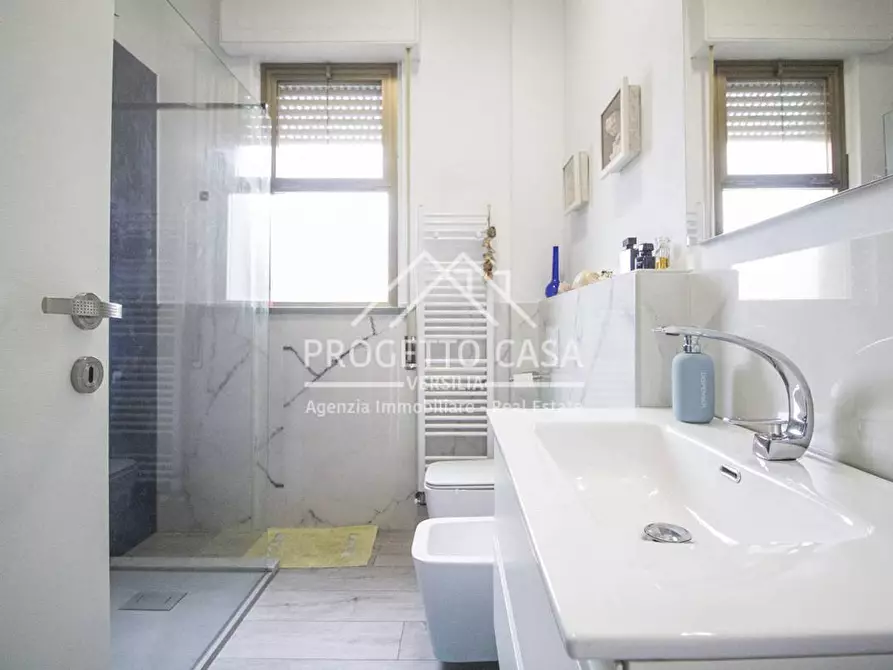 Immagine 27 di Appartamento in vendita  in via piave a Viareggio