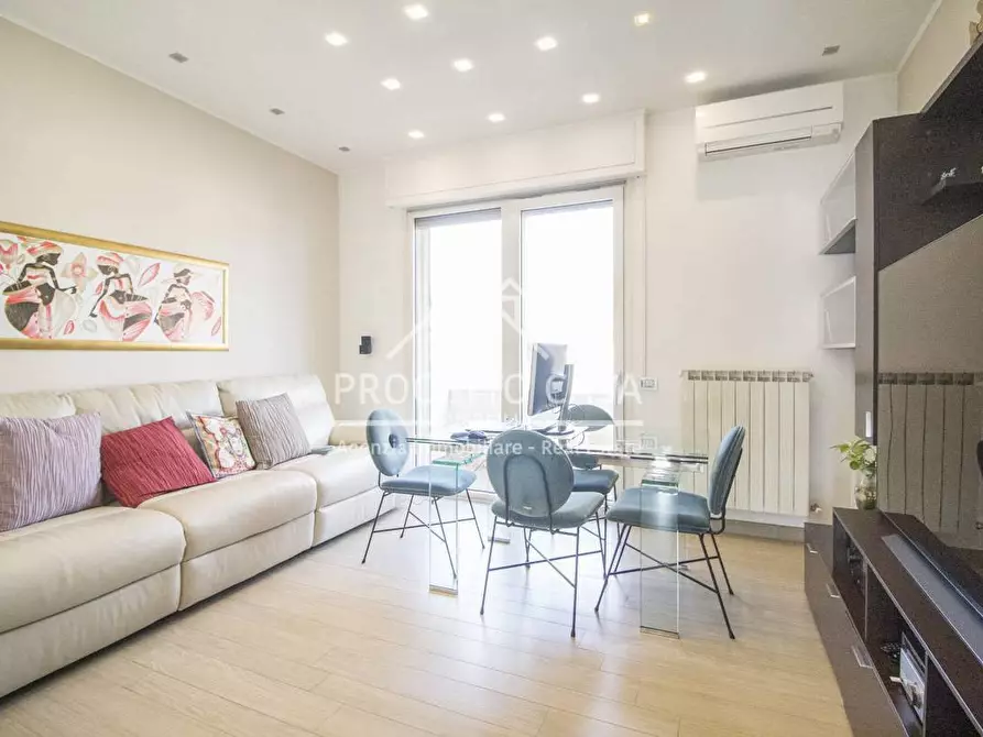 Immagine 1 di Appartamento in vendita  in VIA VERDI TORRE DEL LAGO a Viareggio