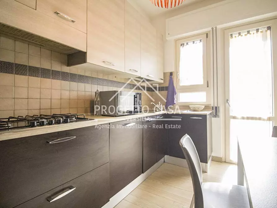 Immagine 6 di Appartamento in vendita  in VIA VERDI TORRE DEL LAGO a Viareggio