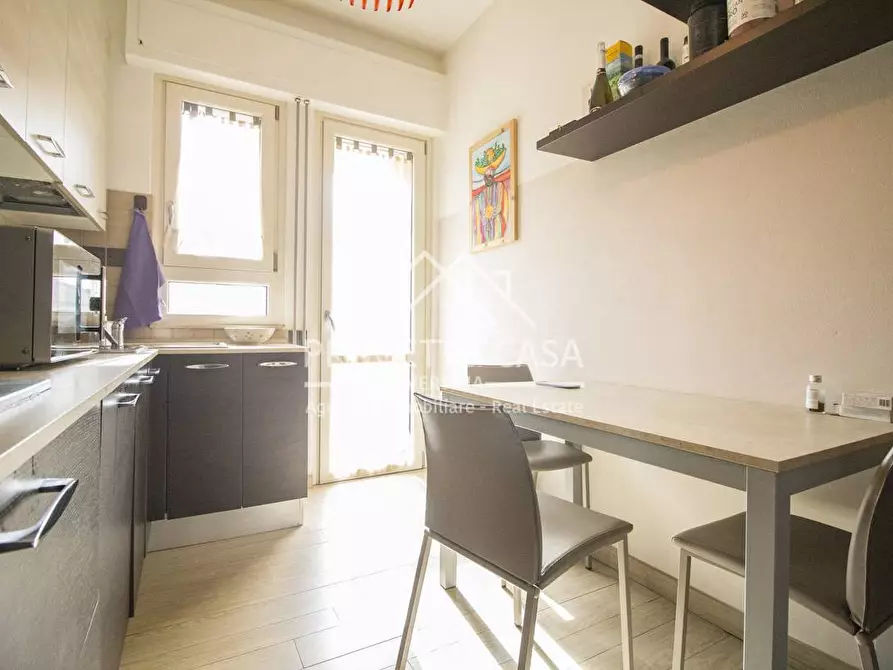 Immagine 8 di Appartamento in vendita  in VIA VERDI TORRE DEL LAGO a Viareggio