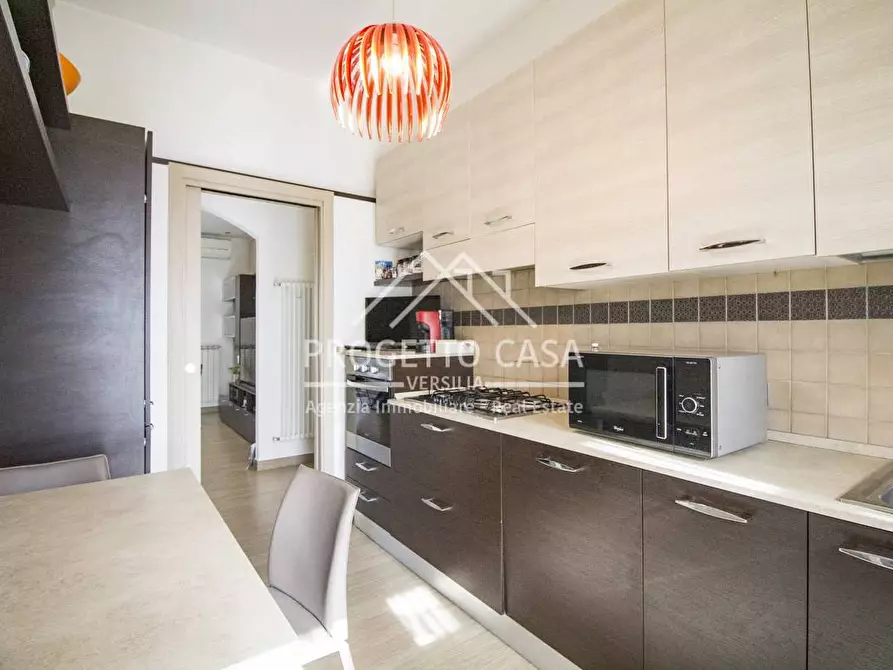 Immagine 10 di Appartamento in vendita  in VIA VERDI TORRE DEL LAGO a Viareggio