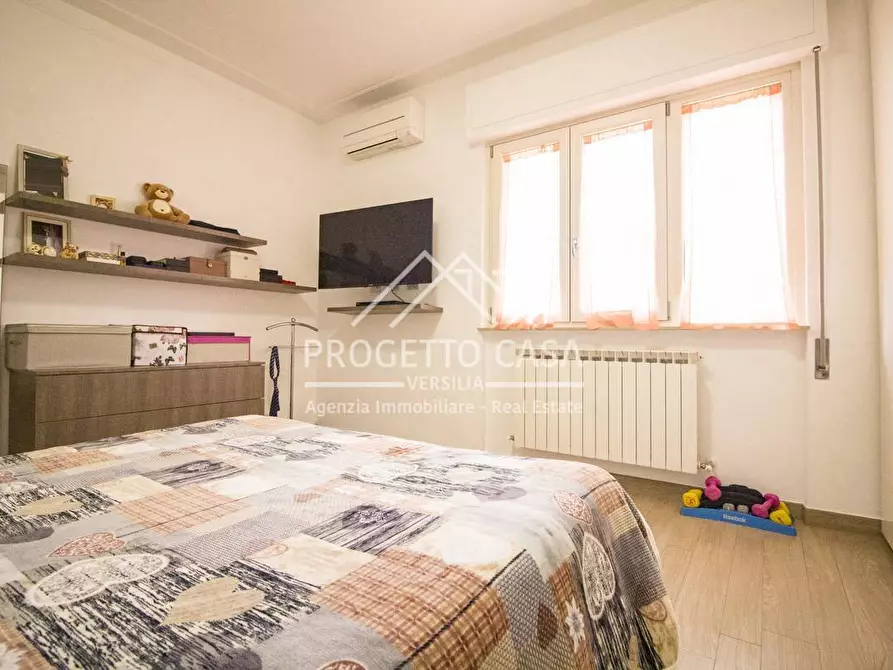 Immagine 15 di Appartamento in vendita  in VIA VERDI TORRE DEL LAGO a Viareggio