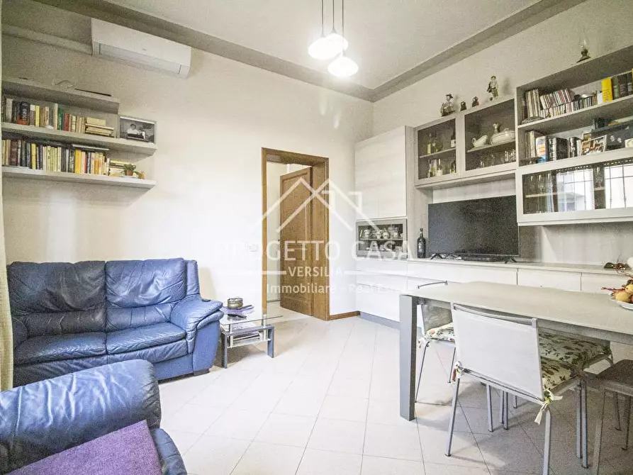 Immagine 2 di Appartamento in vendita  in VIA galileo galilei a Viareggio