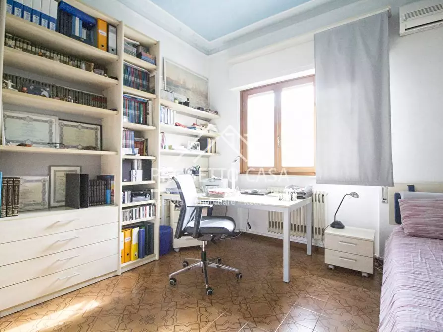 Immagine 15 di Appartamento in vendita  in VIA galileo galilei a Viareggio