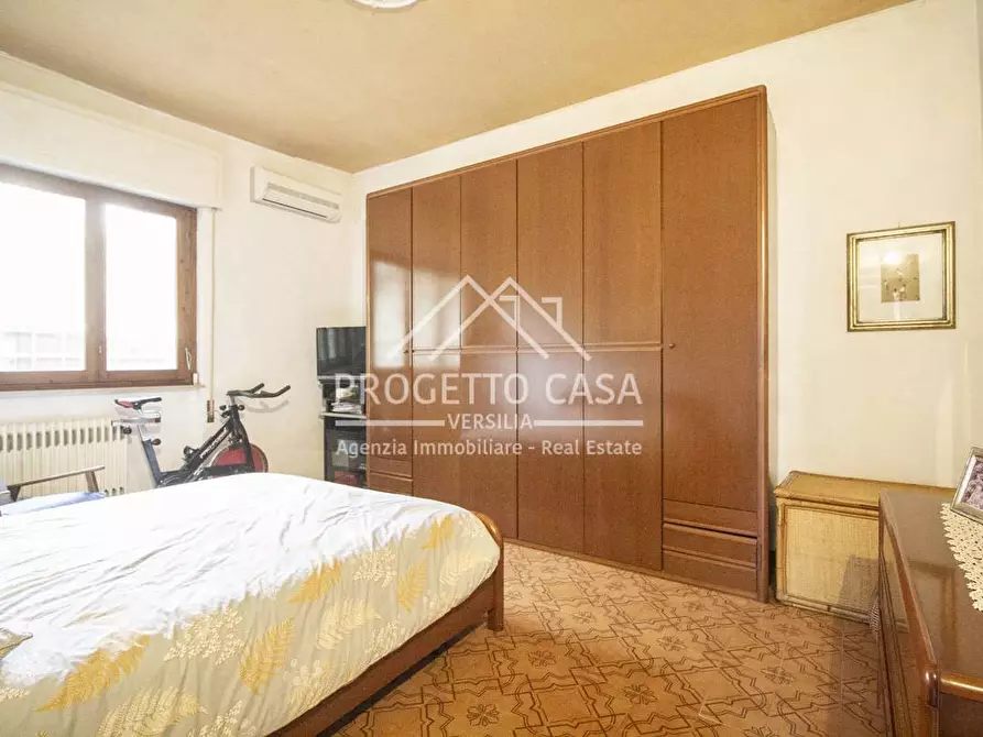 Immagine 23 di Appartamento in vendita  in VIA galileo galilei a Viareggio