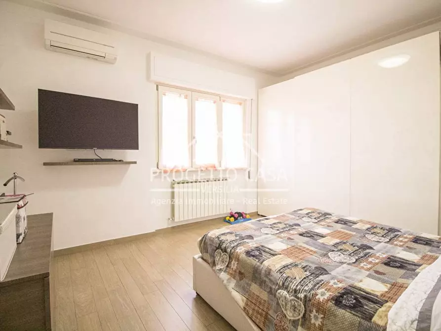 Immagine 5 di Casa indipendente in vendita  in via pardini a Viareggio