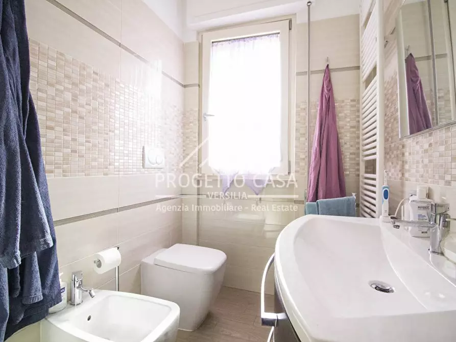 Immagine 13 di Casa indipendente in vendita  in via pardini a Viareggio