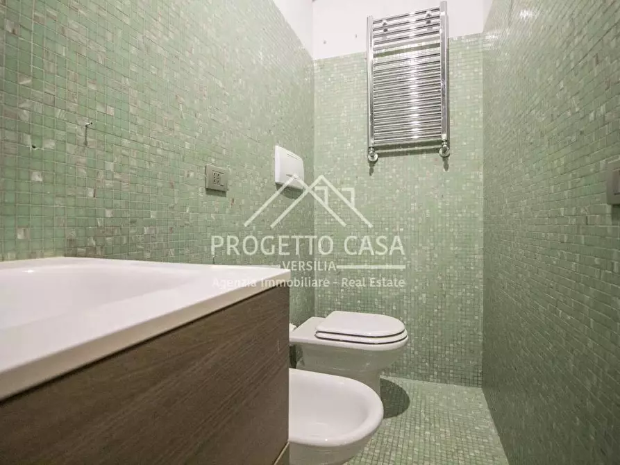 Immagine 25 di Appartamento in vendita  in VIA FIRENZE a Viareggio