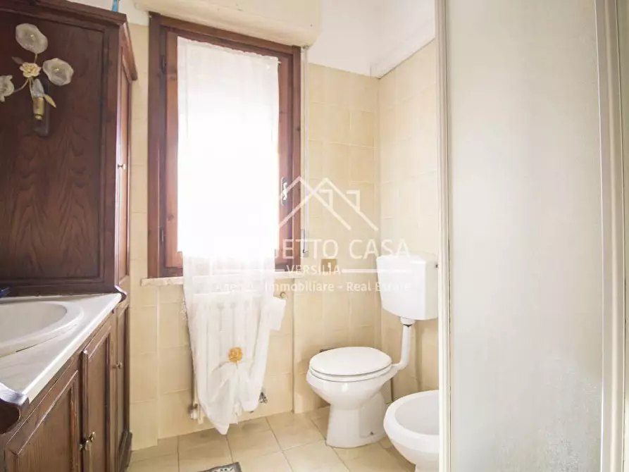 Immagine 21 di Appartamento in vendita  in VIA VERDI a Viareggio