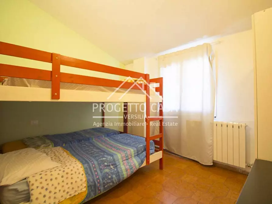 Immagine 27 di Casa indipendente in vendita  in VIA PASCOLI a Viareggio