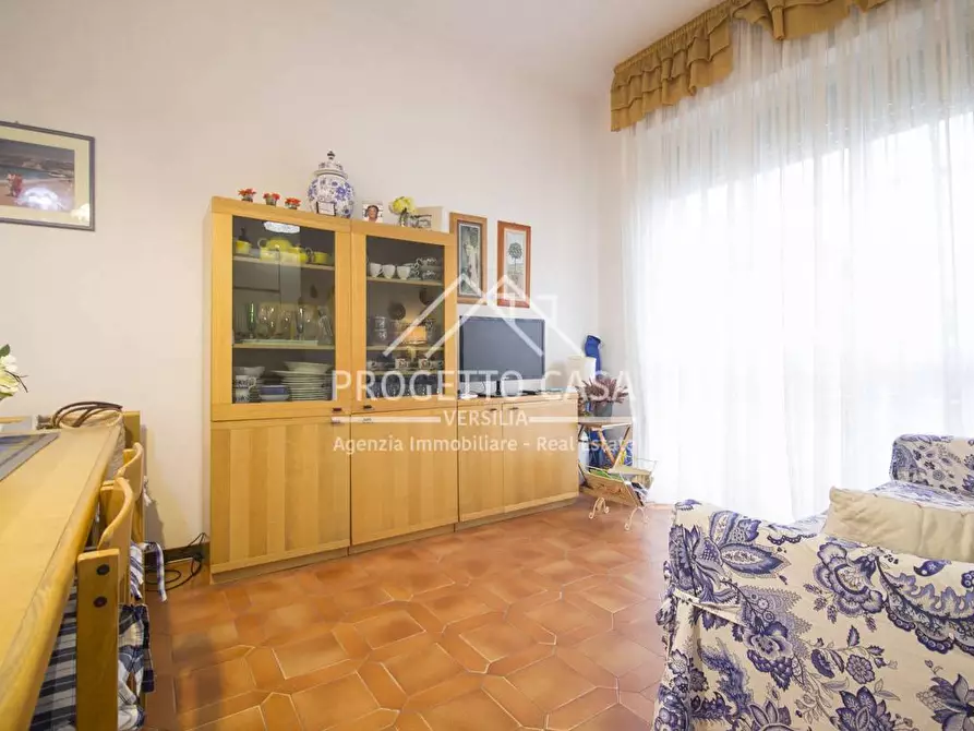 Immagine 3 di Appartamento in vendita  in VIA BOCCHERINI a Camaiore