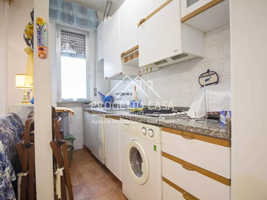 Immagine 8 di Appartamento in vendita  in VIA BOCCHERINI a Camaiore