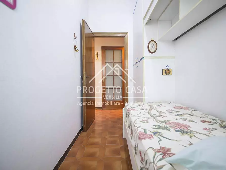 Immagine 17 di Appartamento in vendita  in VIA BOCCHERINI a Camaiore