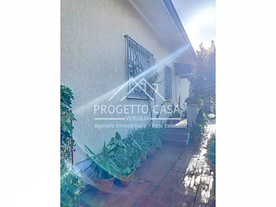 Immagine 18 di Casa indipendente in vendita  in VIA MARTIRI SANTERENZIO a Viareggio