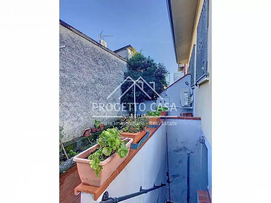 Immagine 20 di Casa indipendente in vendita  in VIA MARTIRI SANTERENZIO a Viareggio