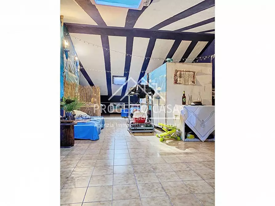 Immagine 26 di Appartamento in vendita  in via achille grandi a Viareggio