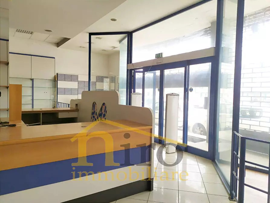 Immagine 2 di Locale commerciale in affitto  in VIA LAGO DI CAMPOTOSTO a Pescara