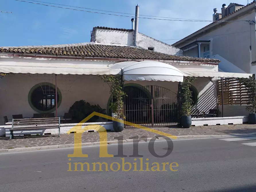 Immagine 29 di Attività commerciale in vendita  in via Giuseppe Garibaldi a Silvi