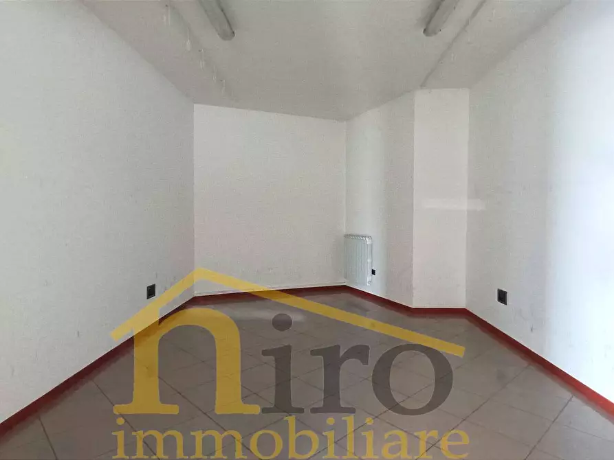 Immagine 8 di Locale commerciale in vendita  in Via Sangro a Spoltore