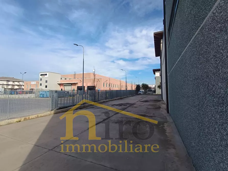 Immagine 11 di Capannone industriale in affitto  in via bolzano a San Giovanni Teatino