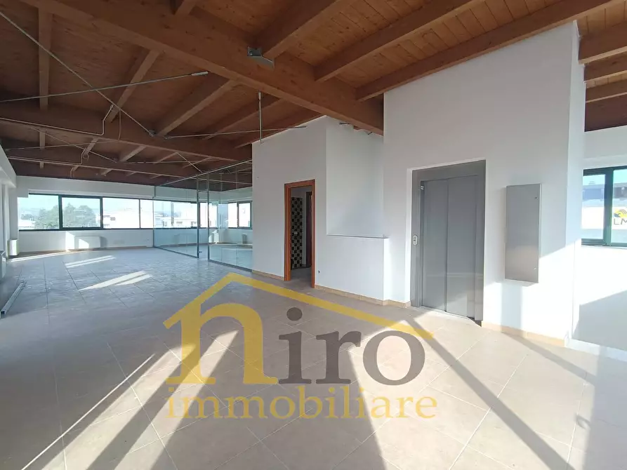 Immagine 2 di Capannone industriale in affitto  in via bolzano a San Giovanni Teatino