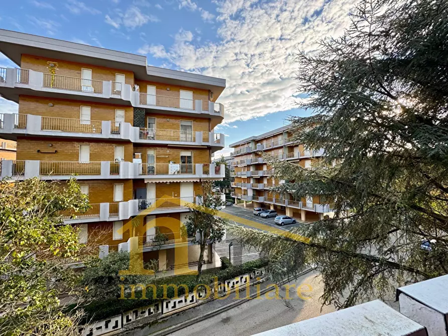 Immagine 22 di Appartamento in vendita  in Via Ticino a Silvi