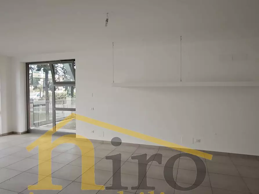 Immagine 6 di Locale commerciale in affitto  in via camillo benso conte di cavour a San Giovanni Teatino