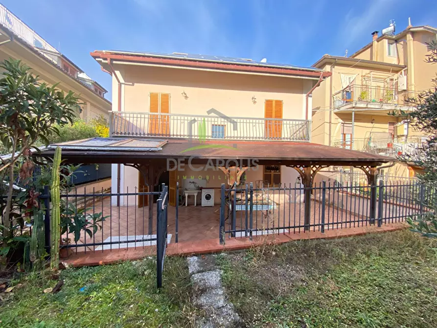 Immagine 1 di Casa indipendente in vendita  in Via degli Albicocchi a Ascoli Piceno