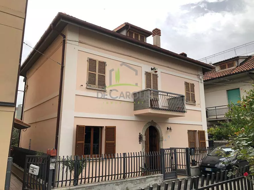 Immagine 17 di Casa indipendente in vendita  in Via degli Albicocchi a Ascoli Piceno